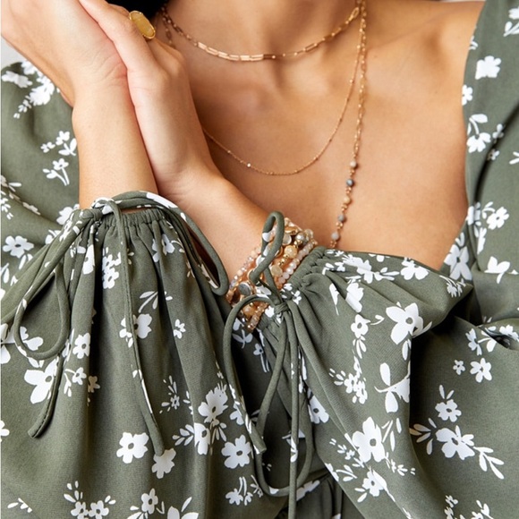 GREEN FLORAL BLOUSE - Picture 3 of 10